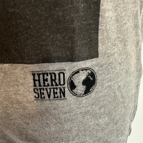 Hero Seven Steve McQueen Tee Shirt Sz Small Gray Graphic Motorcycle Actor - Picture 3 of 10